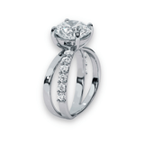 Platinum Elegance: Round Brilliant Diamond in a Split Band - Ksenia Mirella Jewellery 